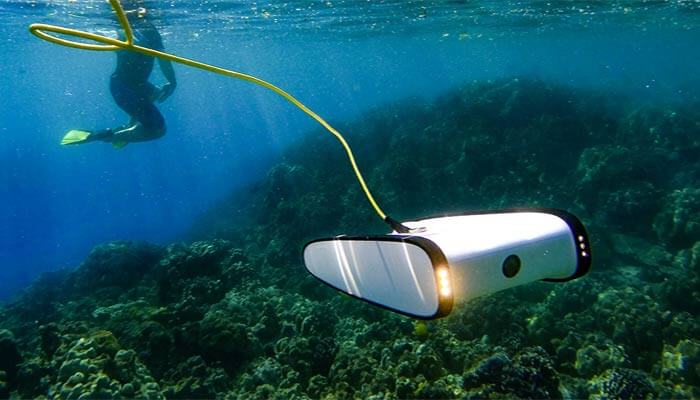 Система-амфибия сочетает в себе мультикоптер с подводным дроном